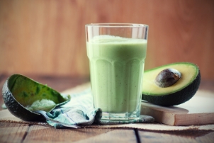 Adding Smoothies to Your Diet // by Naturopath & Nutritionist Renée Naturally