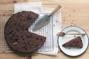 Cacao Cream Tart // Recipe by Naturopath & Nutritionist Renee Naturally