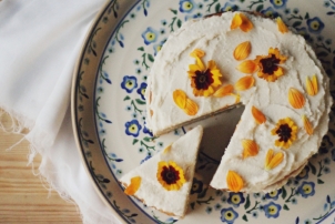 Coconut, Honey & Vanilla Bean Cake #glutenfree #dairyfree