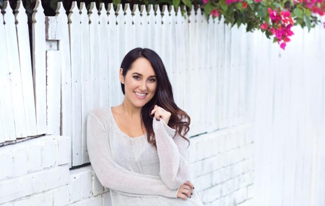 Wellness Influencer Interview: Cassie Mendoza-Jones, Renee Naturally