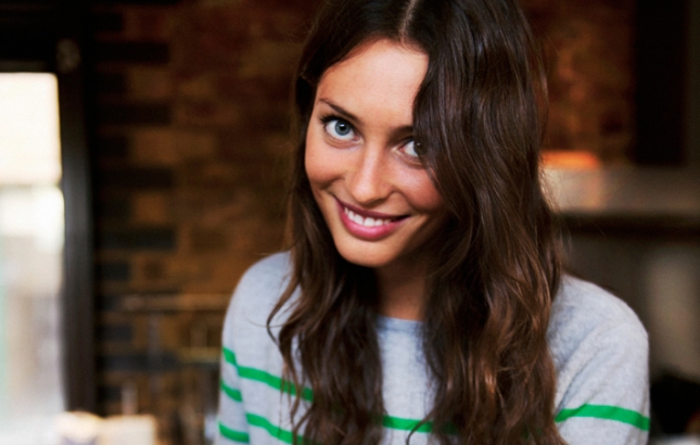 Wellness Influencer Interview: Ella Woodward 'Deliciously Ella' // Renee Naturally 
