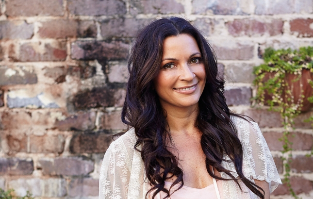 Wellness Influencer Interview: Lee Holmes, Renee Naturally