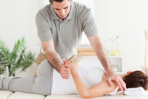 Chiropractor's Simple Explanation of Chiropracty // By Dr Harley Rushton on Renee Naturally