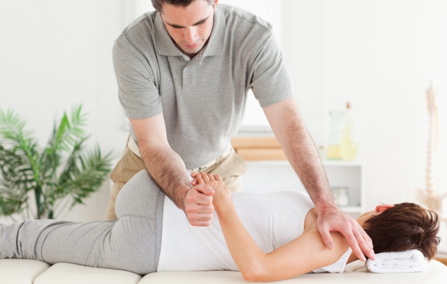 Chiropractor's Simple Explanation of Chiropracty // By Dr Harley Rushton on Renee Naturally